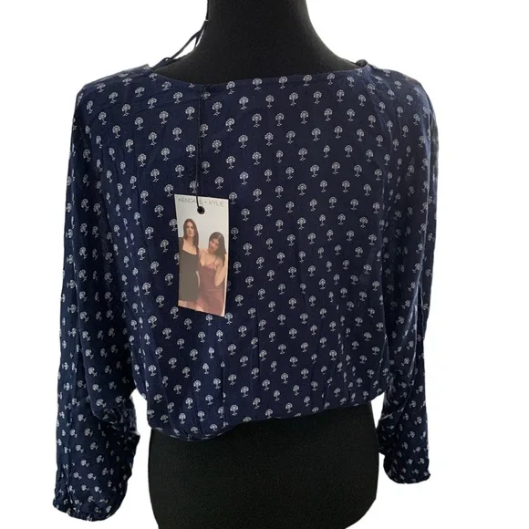 NWT Kendall + Kylie Indigo Ditsy Blouse - Picture 3 of 4
